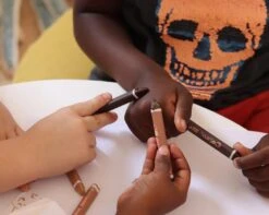 Colour Me Kids Skin Crayons 12 17 Colour Me Kids Skin Crayons 12 -HoutenDier Winkel ColourmeKidsskincrayons12e 2